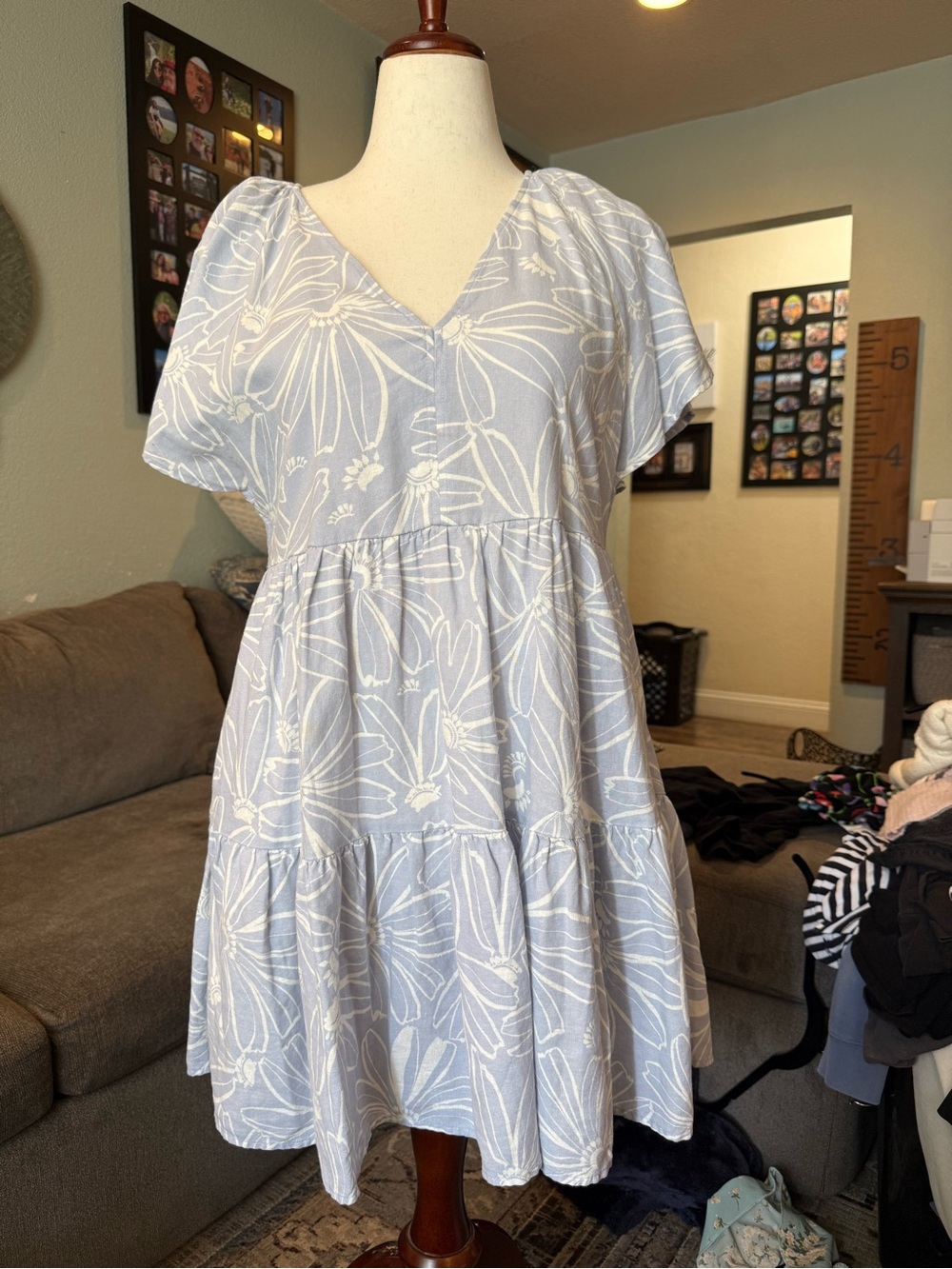 Universal Thread Light Blue and White Floral V-Neck Tiered Mini Dress